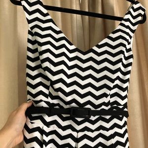 White House Black Market Blk/Wht Zigzag Dress